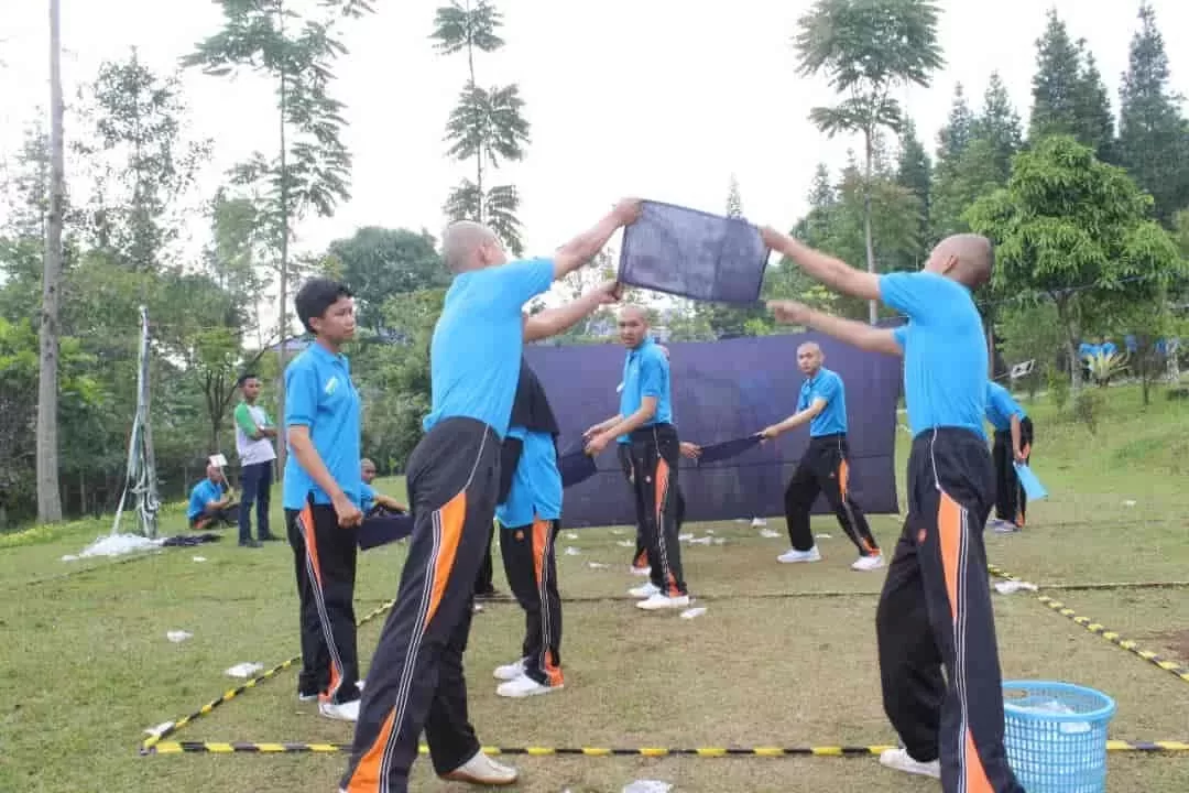 Keseruan Paintball Puncak
