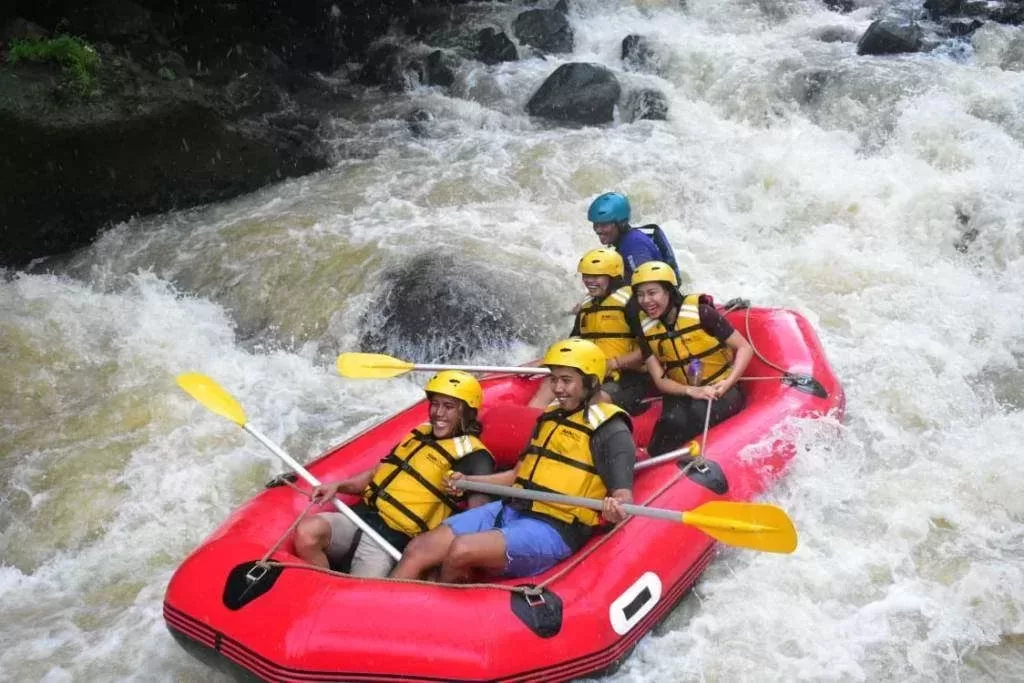 Harga Paket Rafting Di Puncak