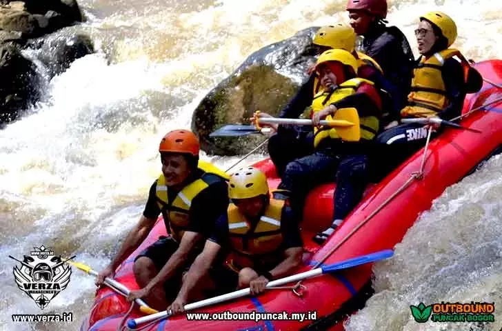 pengalaman rafting di puncak