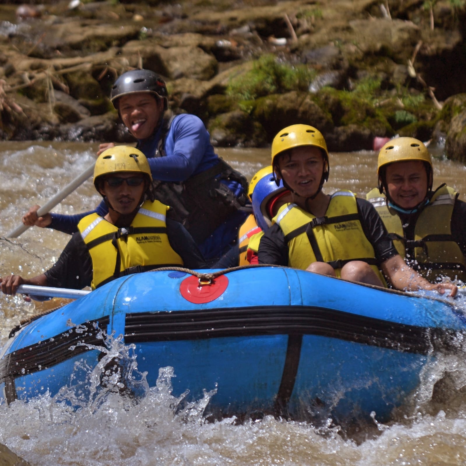 Wisata Rafting Puncak Bogor