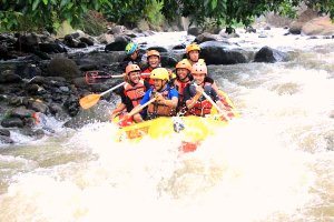 Wisata Rafting Puncak Bogor