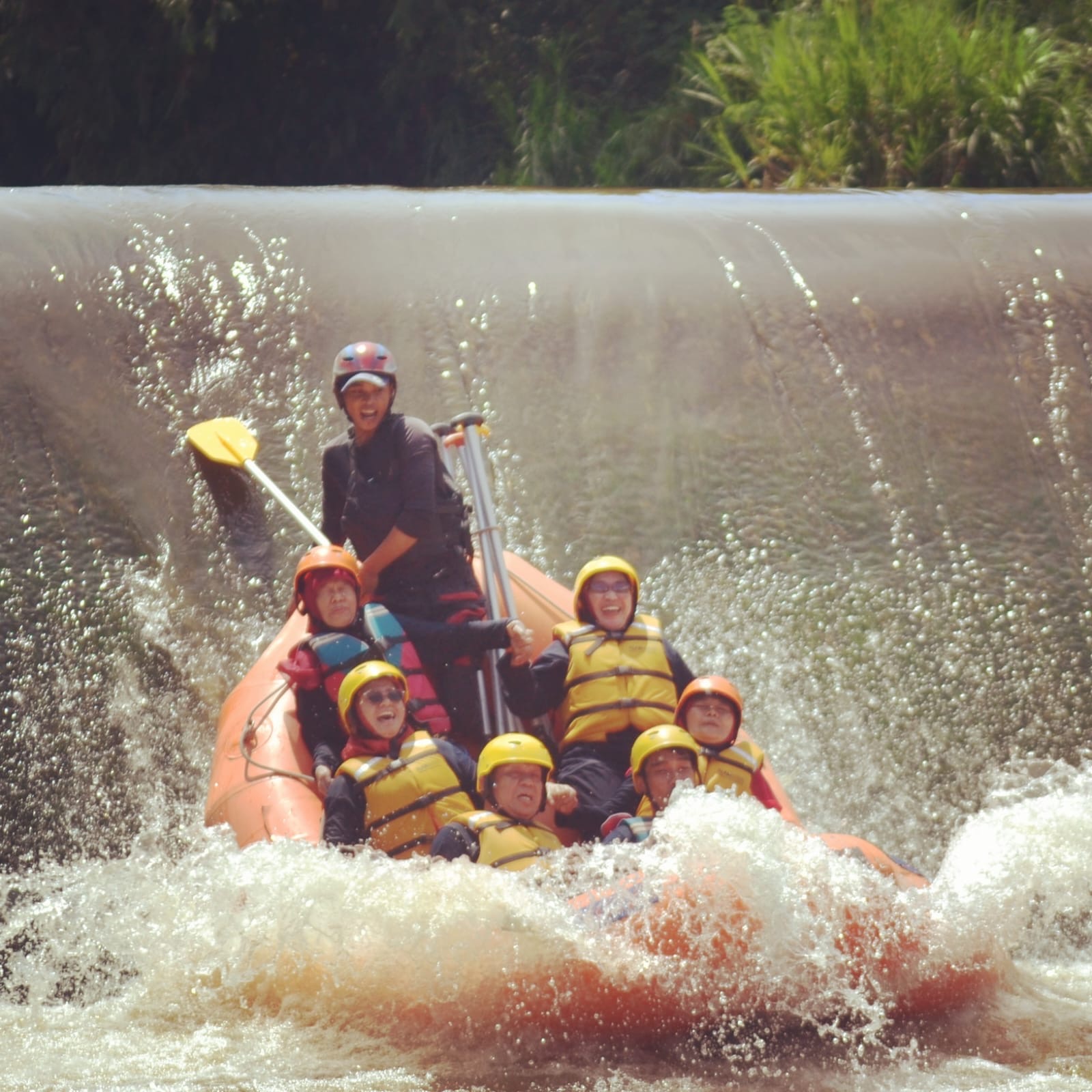 Wisata Rafting Puncak Bogor