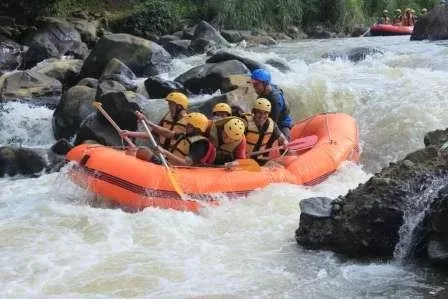 Jasa Wisata Rafting Di Cisarua