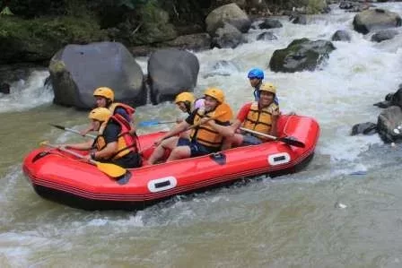 Berikut Ini Adalah Rekomendasi Jasa Rafting Murah Di Puncak Paling Murah Di Bogor