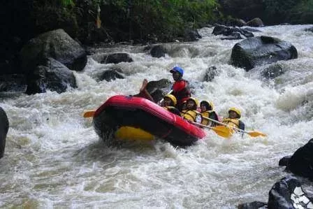 Rafting Seru Di Arung Jeram Bogor