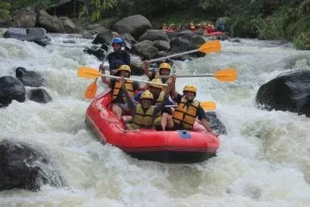 Menikmati Keindahan Alam Dengan Rafting Di Sungai Cisadane Tempat Rafting Bogor