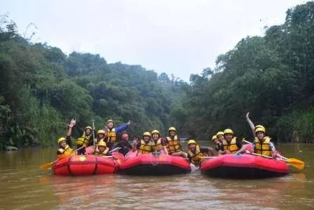 Rekomendasi Tempat Rafting Di Sungai Cisadane Bogor