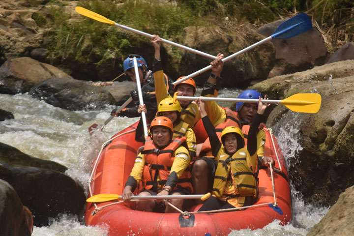 Wisata Arung Jeram Bogor Petualangan Seru Wisata Arung Jeram Bogor
