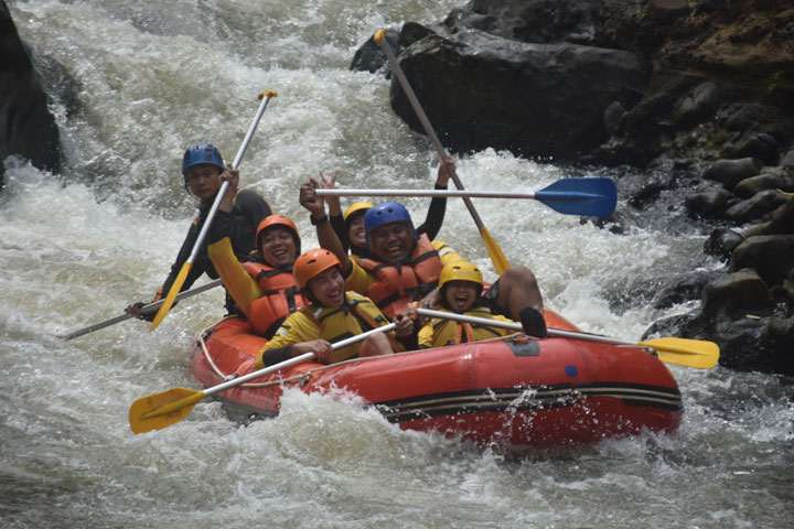 Rekomendasi Tempat Wisata Arung Jeram Bogor