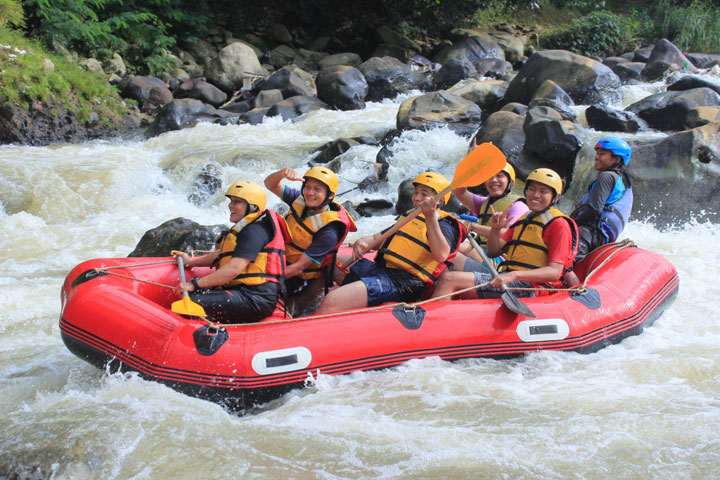 Rekomendasi Tempat Wisata Arung Jeram Bogor