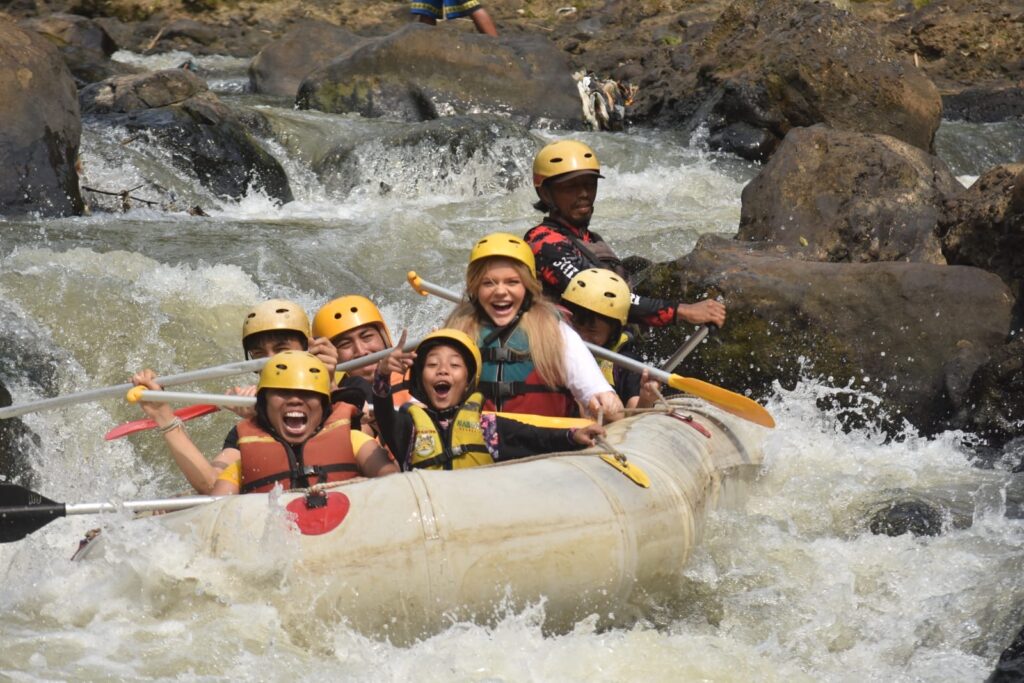 Rekomendasi Tempat Rafting di Bogor