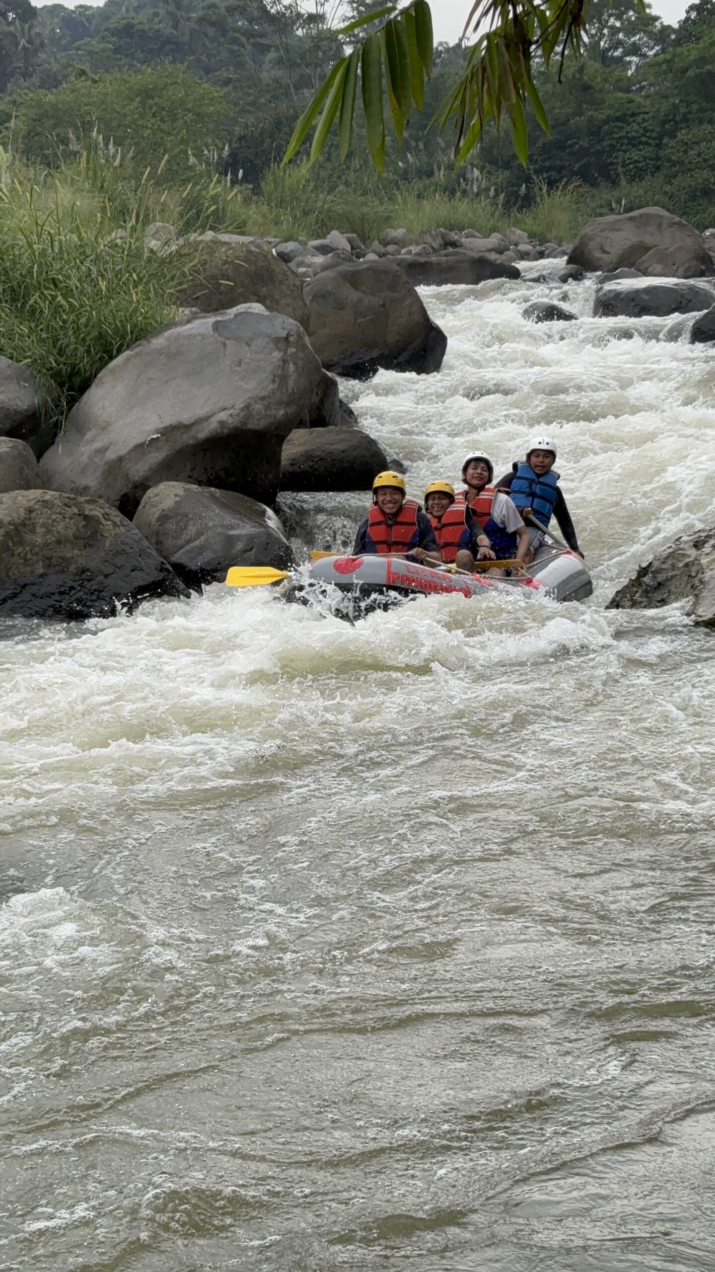 3 Tempat Rafting Di Bogor