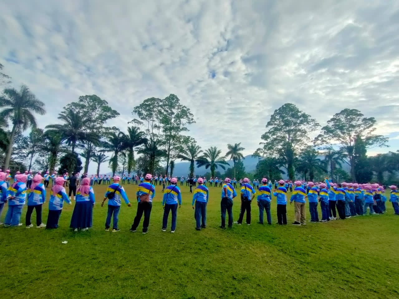 Gathering Perusahaan di Puncak Gathering Perusahaan Di Puncak