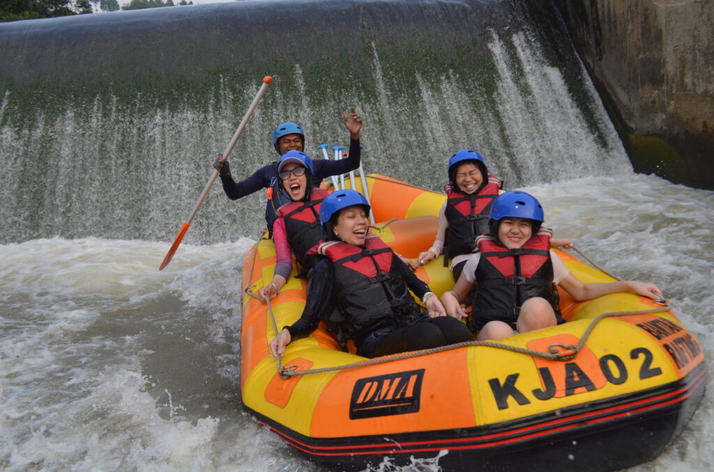 Tempat Rafting Gathering Perusahaan
