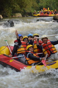 Rekomendasi Tempat Arung Jeram / Rafting Di Bogor Terbaik Tahun 2026 Di Sungai Cisadane
