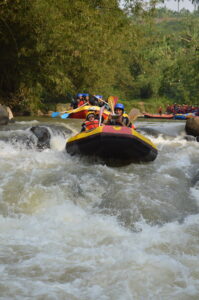 Rekomendasi Tempat Arung Jeram / Rafting Di Bogor Terbaik Tahun 2026 Di Sungai Cisadane