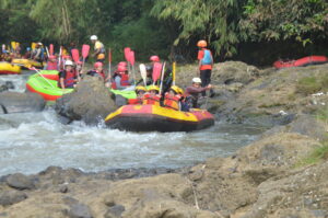 Rekomendasi Tempat Arung Jeram / Rafting Di Bogor Terbaik Tahun 2026 Di Sungai Cisadane