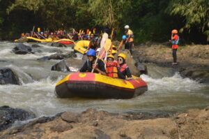 Rekomendasi Tempat Arung Jeram / Rafting Di Bogor Terbaik Tahun 2026 Di Sungai Cisadane