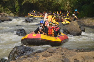 Rekomendasi Tempat Arung Jeram / Rafting Di Bogor Terbaik Tahun 2026 Di Sungai Cisadane