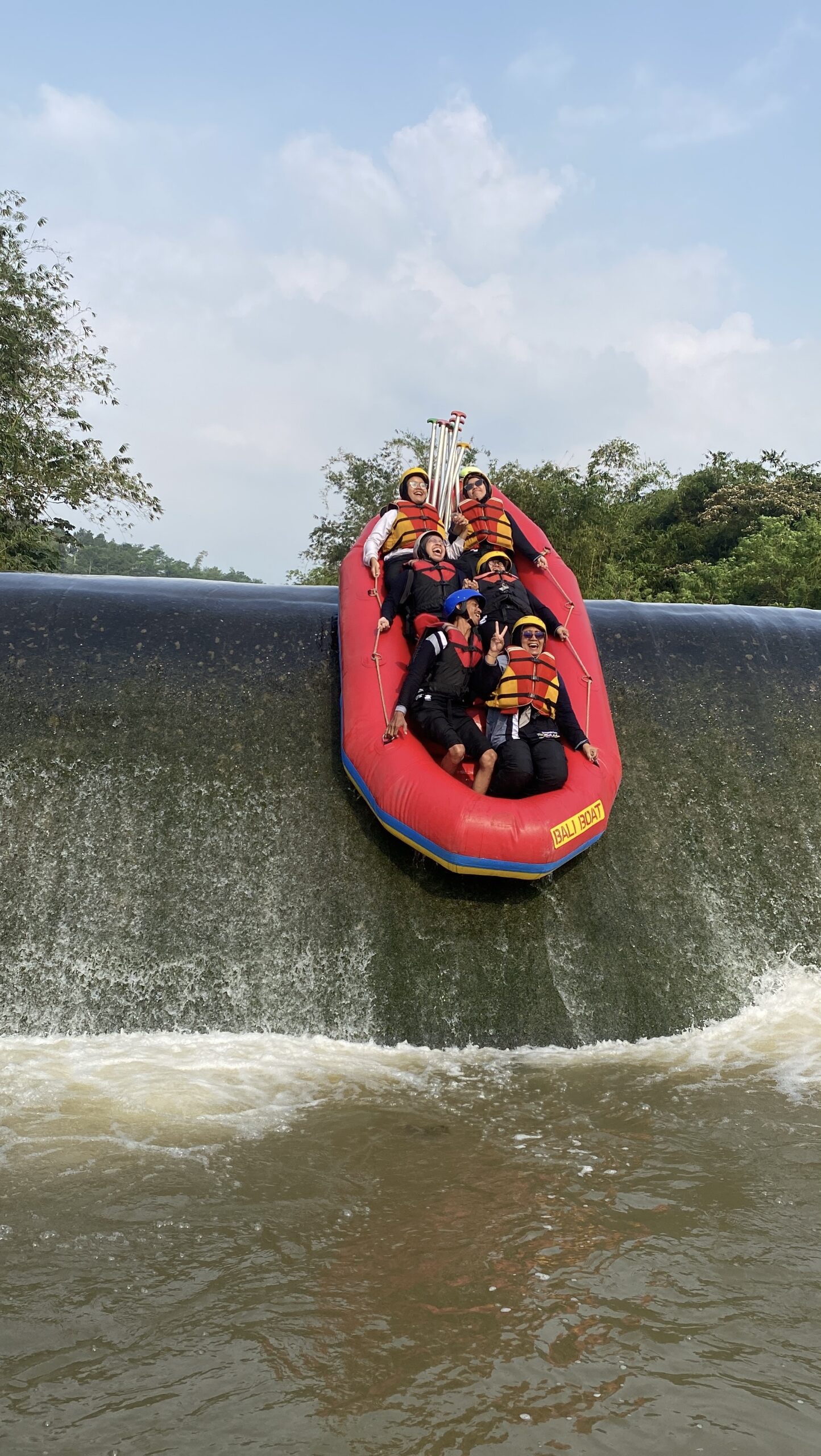 Tempat Arung Jeram / Rafting Di Bogor