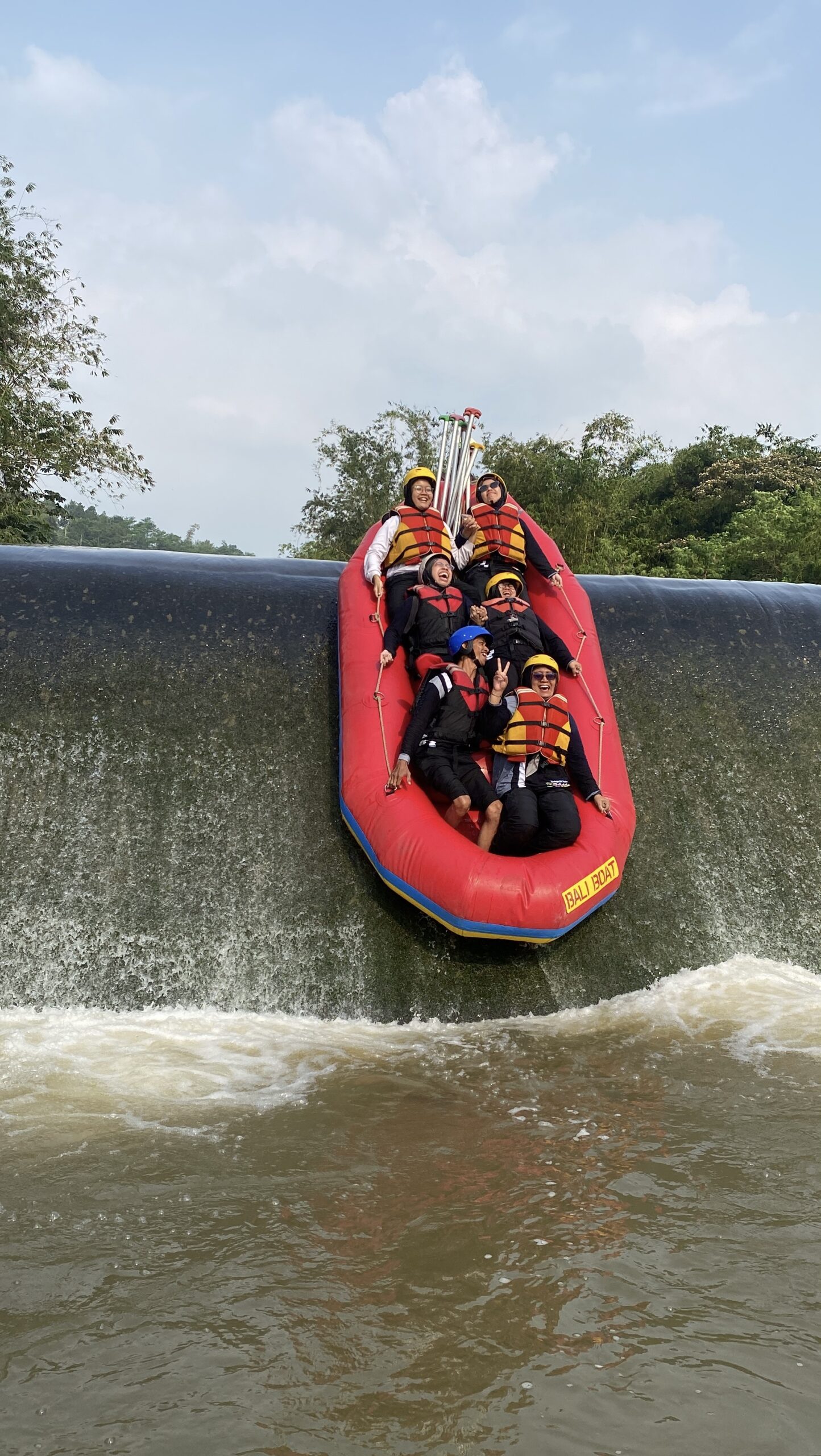 Tempat Arung Jeram / Rafting Di Bogor