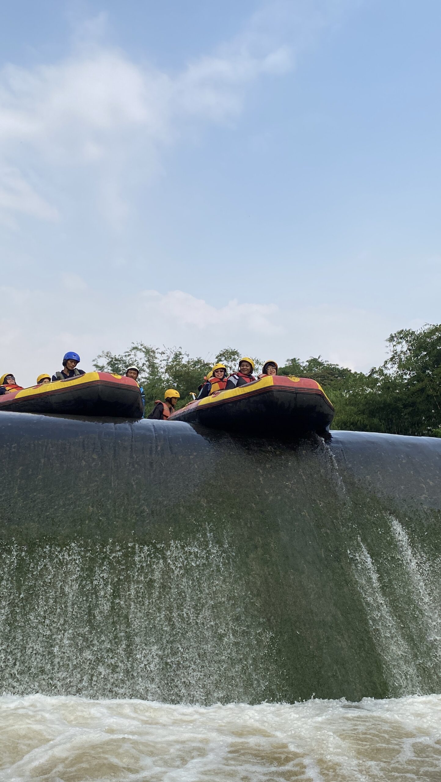 Tempat Rafting Perusahaan Bogor